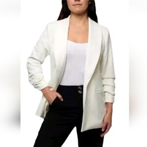 Chic Women's Cream Blazer‎